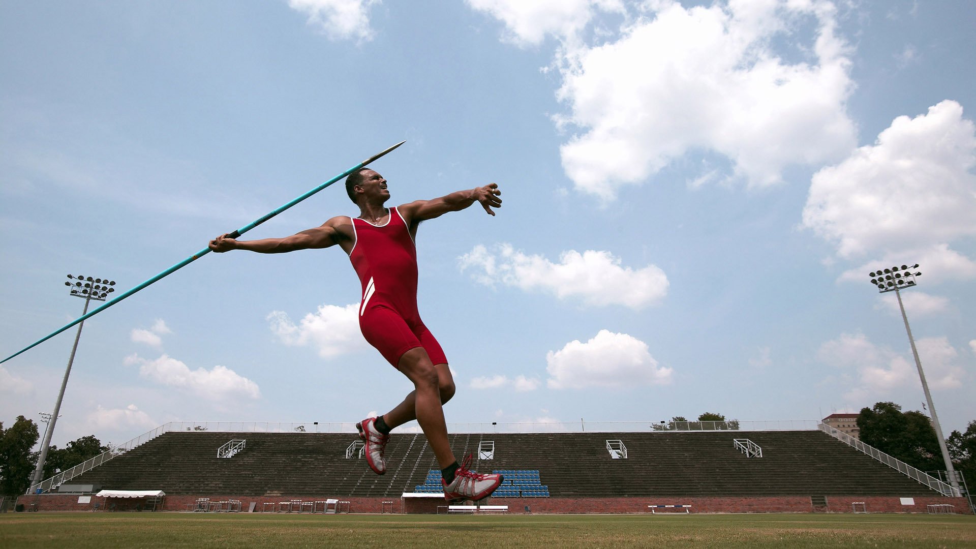 爱游戏体育（AYX）官方APP下载-迈克尔·福斯突破极限夺冠，赛后赛场瞬间，迈克尔-j-福克斯